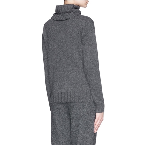 Theory 'Lanola' Gray Cashmere Turtleneck Sweater Size XS - Picture 3 of 12